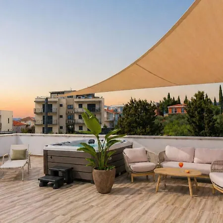 Rooftop Mare Vista Трогір
